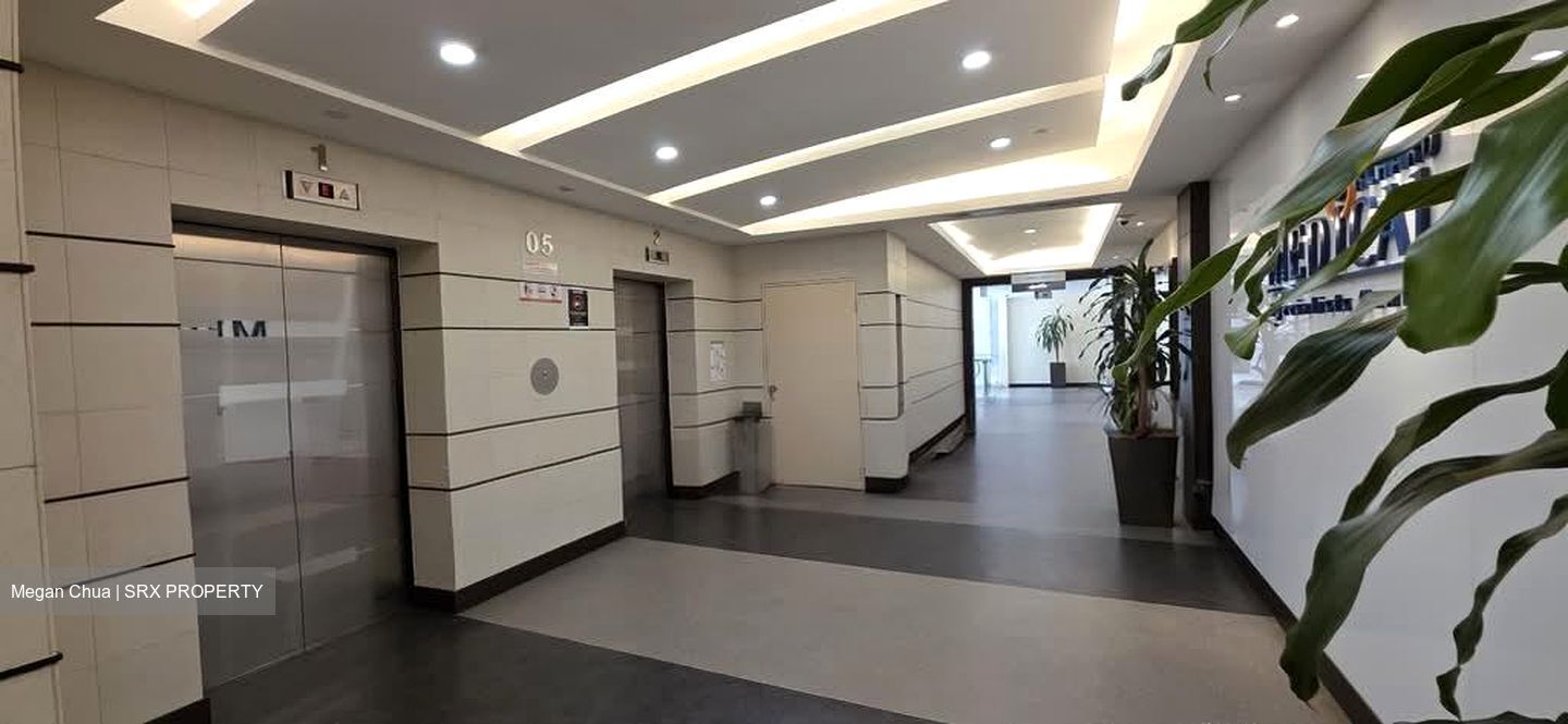 Lucky Plaza (D9), Retail #553604971